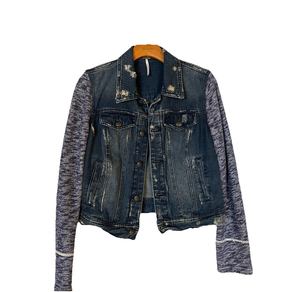 Free People‎ Jean Denim Jacket Size Small, Distressed, Button Close, No Hood.